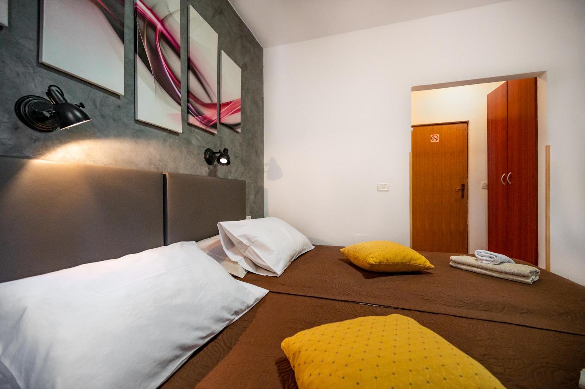 Sonia Rooms Pula Exterior photo